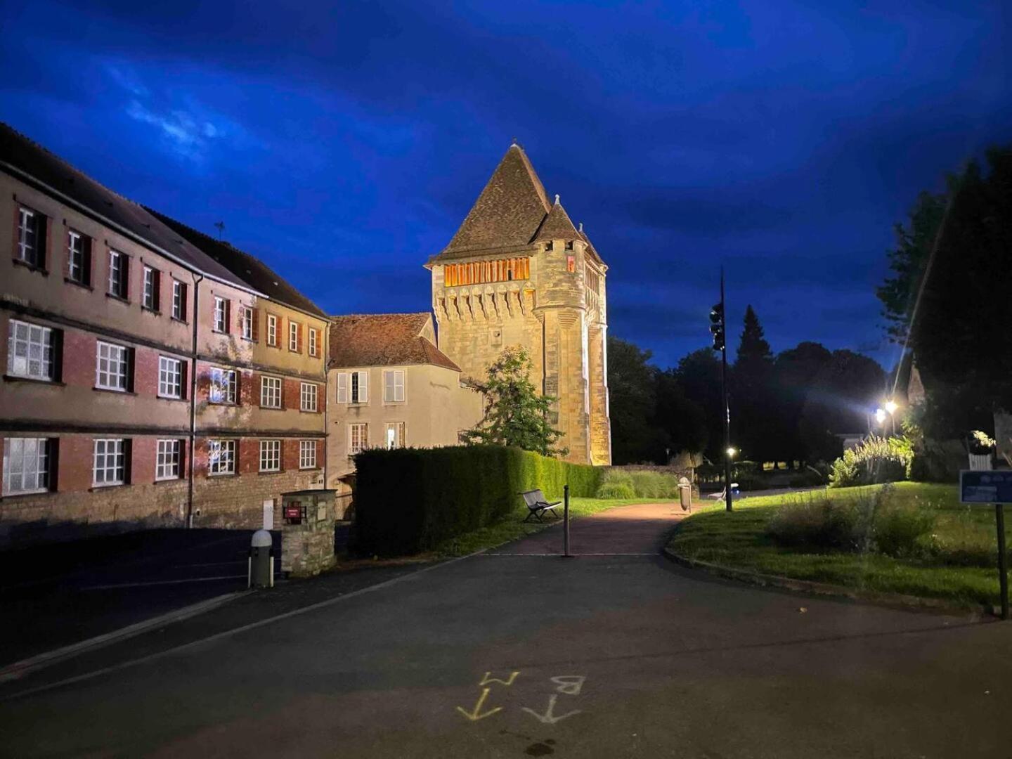 "La Frenchy" Proche Gare, Centre Ville De Nevers, Exterior photo